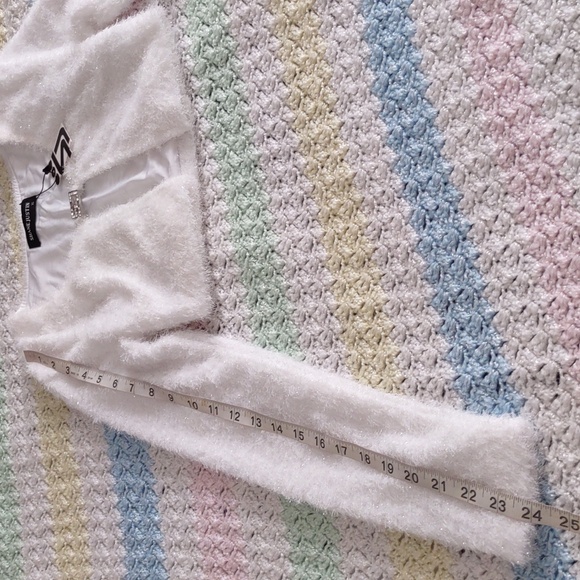 NWT Shane Justin XS Eyelash White Metallic Sparkling Snow Shrug - Picture 10 of 15